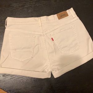 Vintage High waisted Levi 515 denim jean shorts